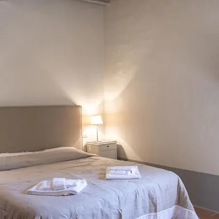 Villa Le Caselle 26, Emma Cortona